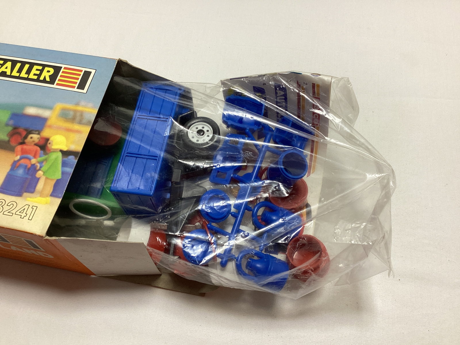 Four Faller Autoland 3241 Barrel Trailer Playsets - 5
