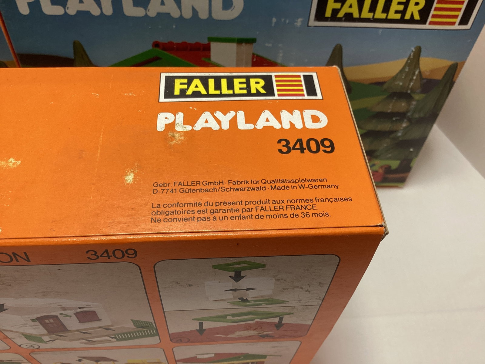 Three Faller Playland 3409 Country House Playsets - 4