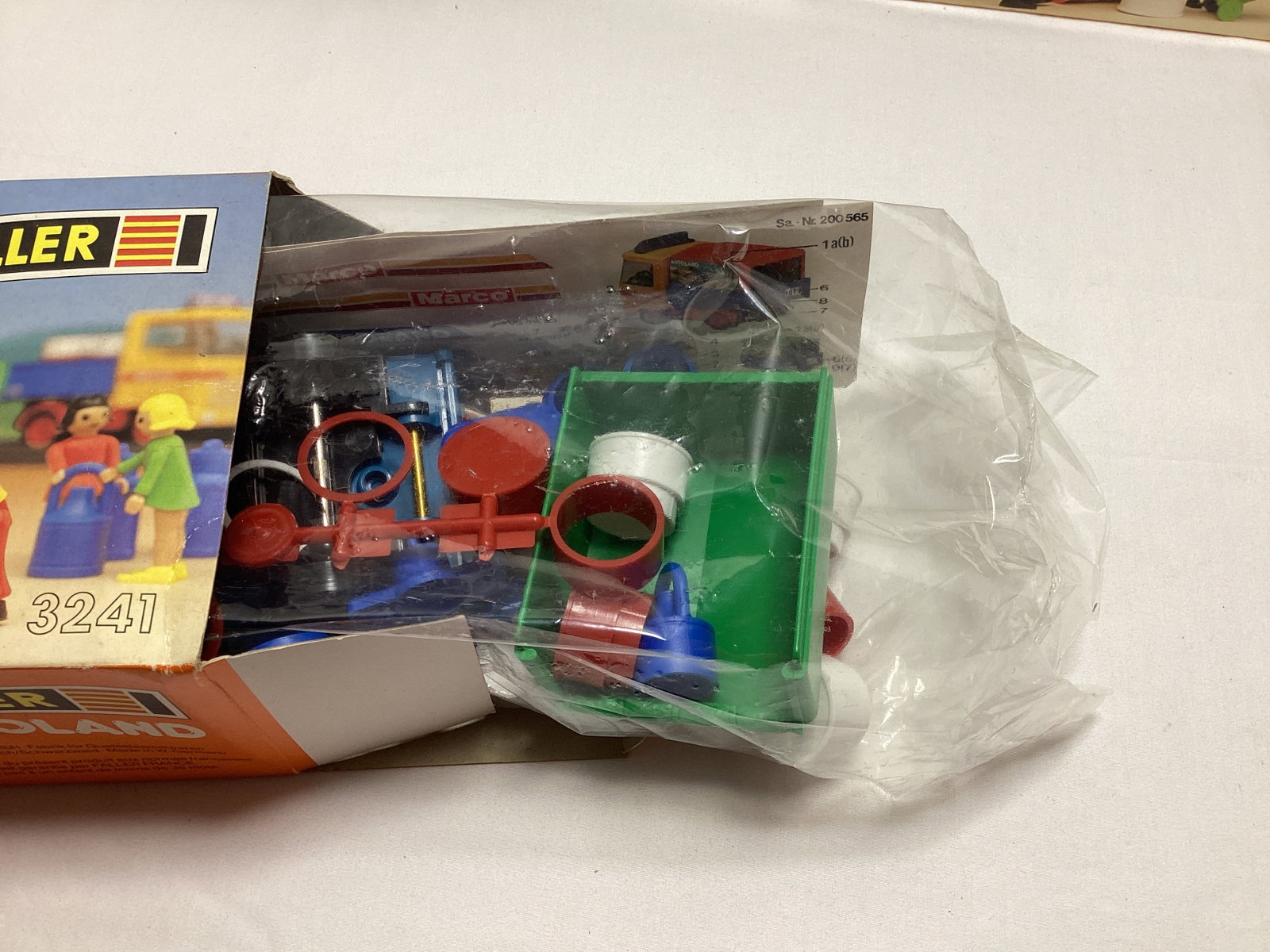 Four Faller Autoland 3241 Barrel Trailer Playsets - 5