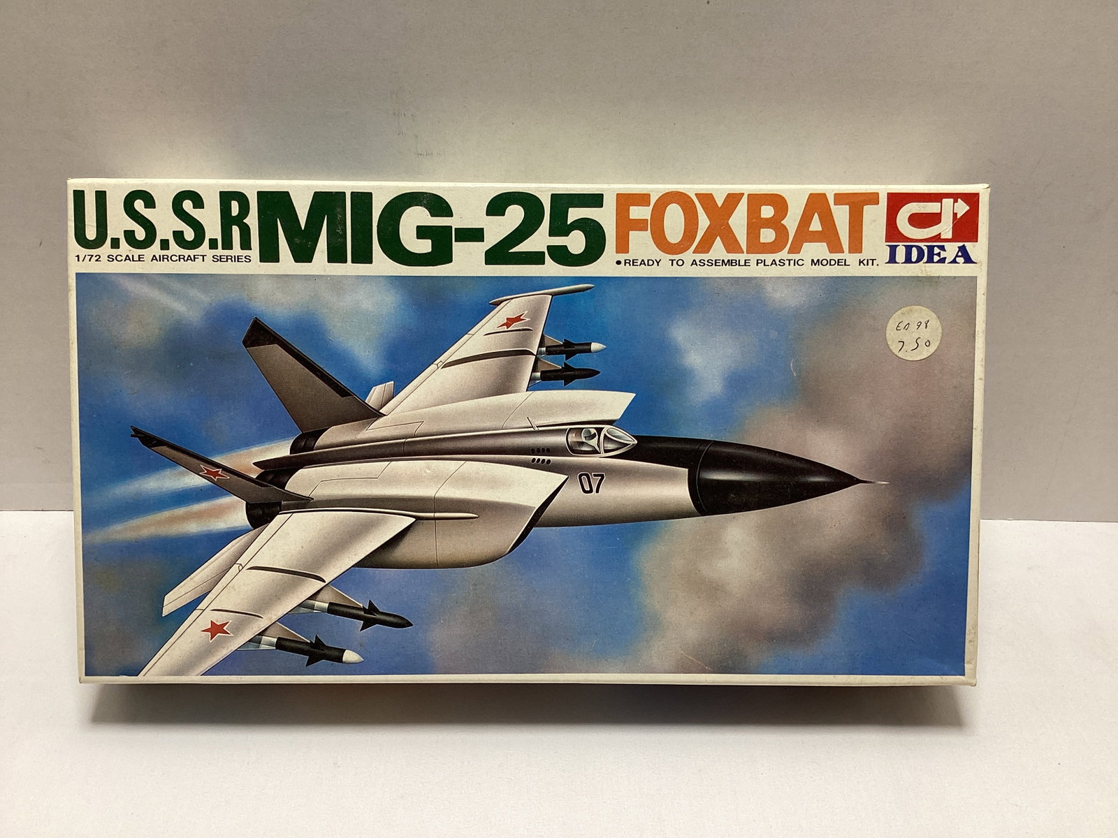Foxbat USSR Mig-25 Fighter Jet 1:72 Scale Model Kit (1 of 5)