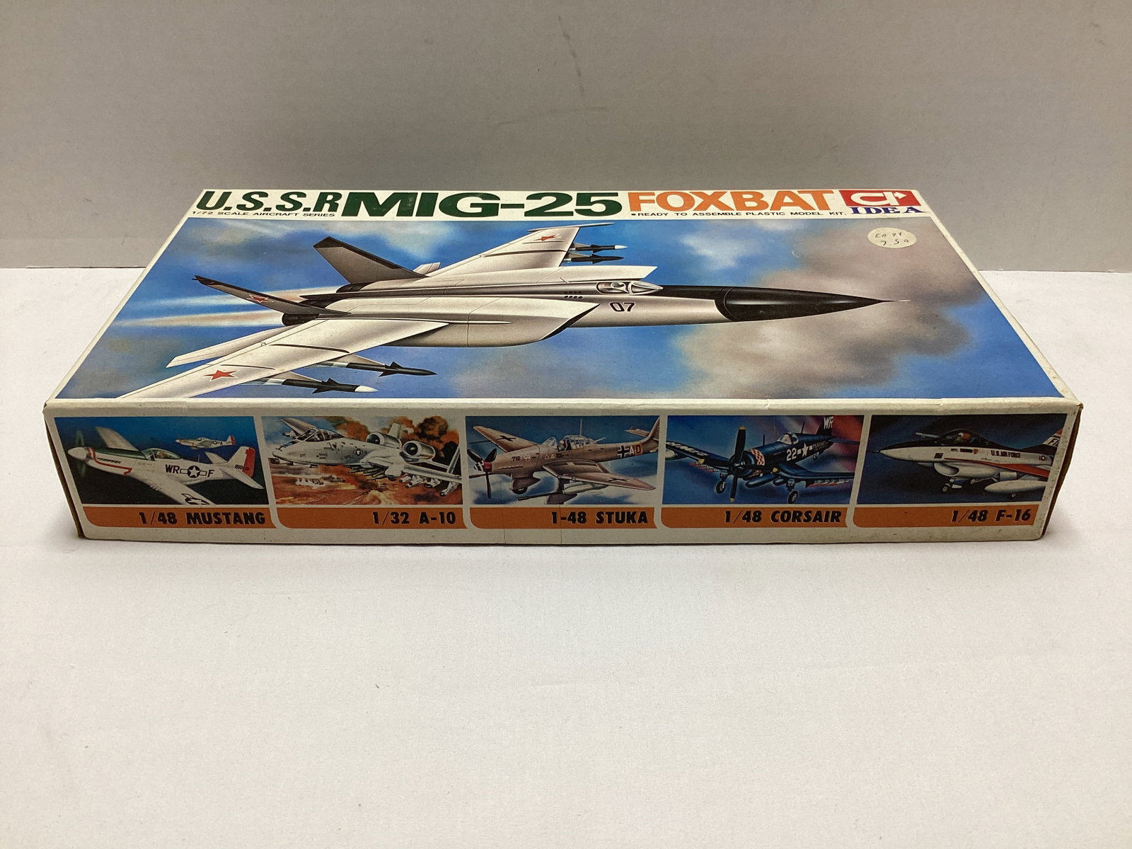 Foxbat USSR Mig-25 Fighter Jet 1:72 Scale Model Kit - 2