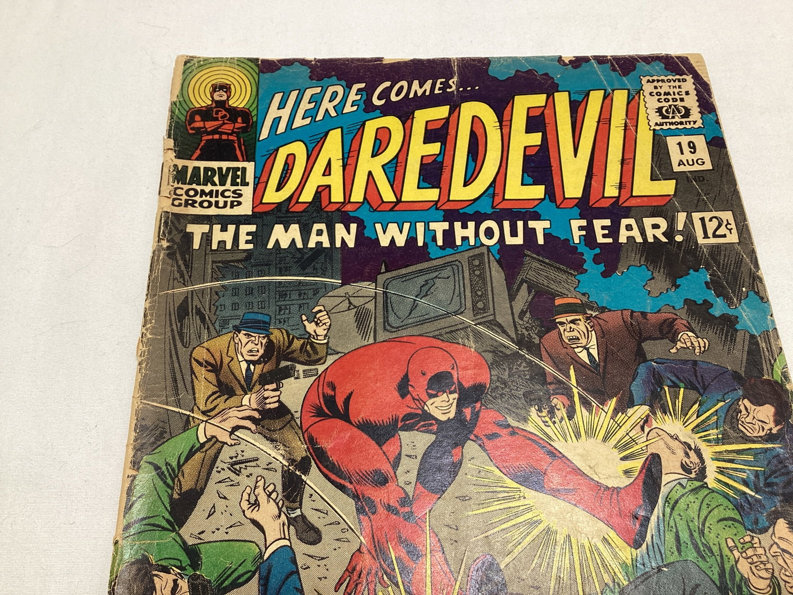 Daredevil 19 Marvel Comic Book - 2