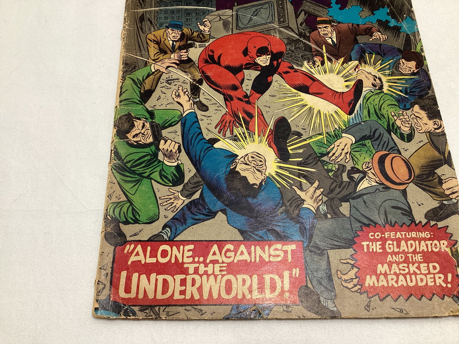 Daredevil 19 Marvel Comic Book - 4