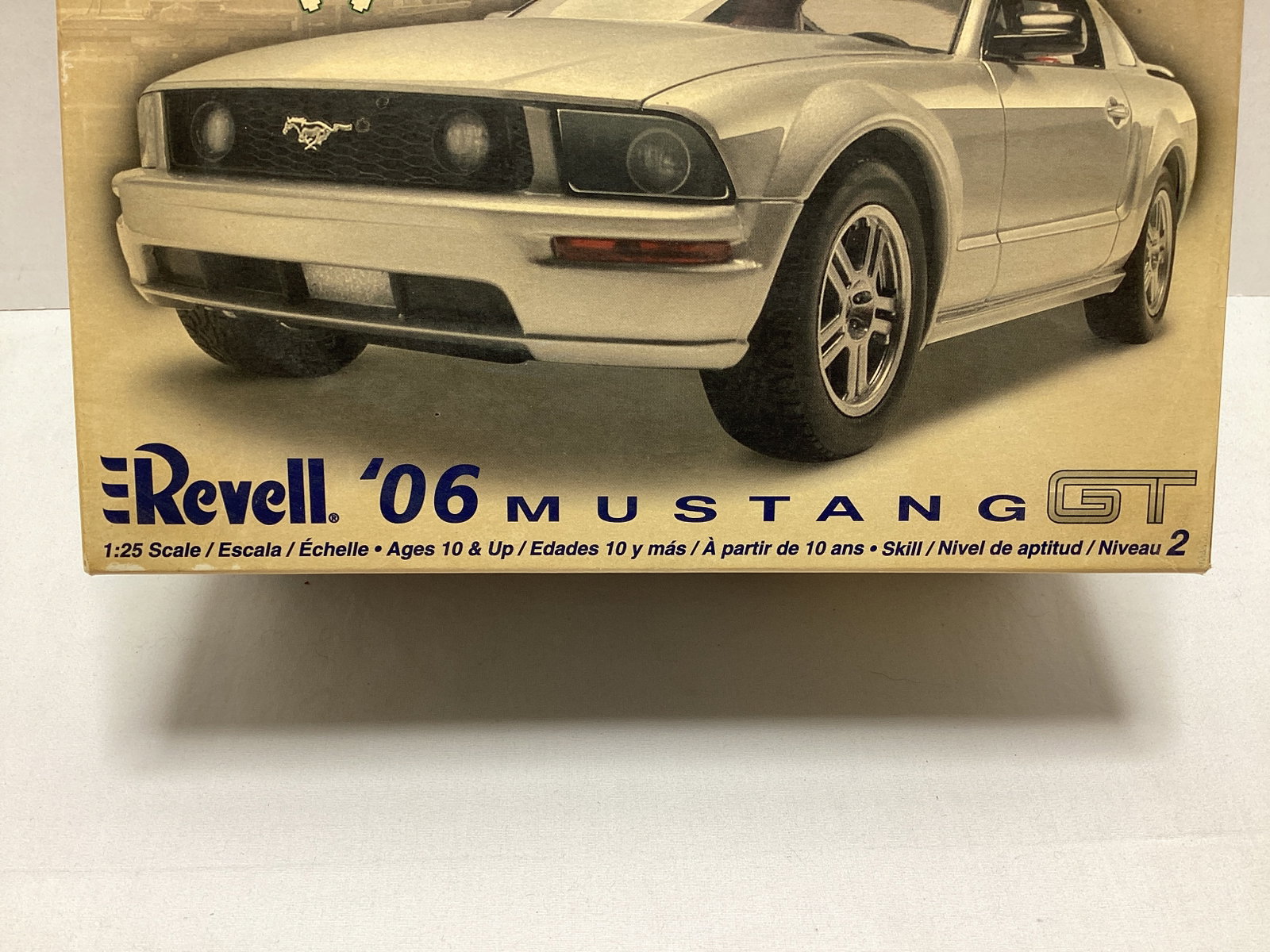 Revell Muscle 2006 Ford Mustang GT 1:25 Scale Model Kit - 2