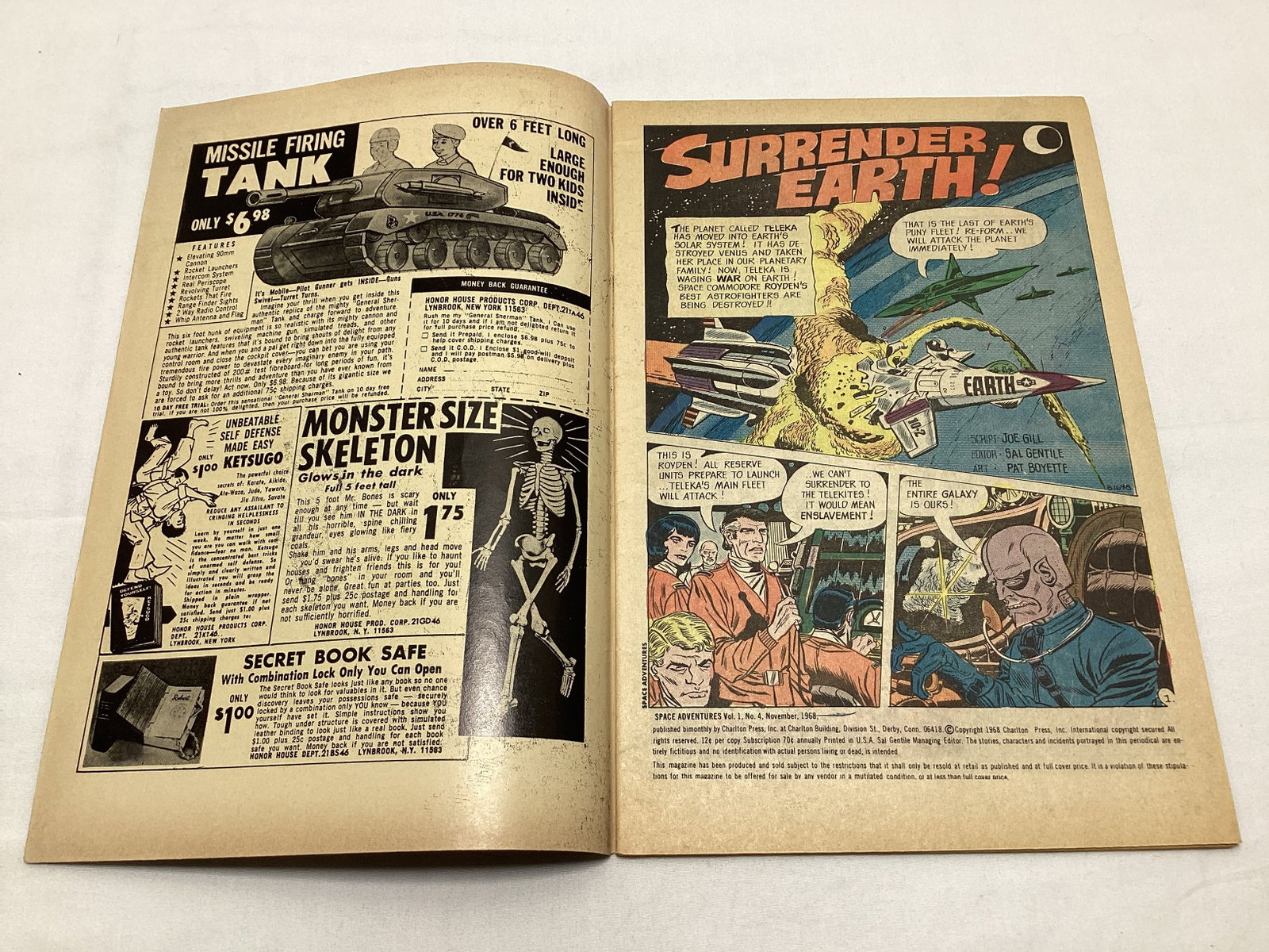 Space Adventures 4 Charlton Comic Book - 6