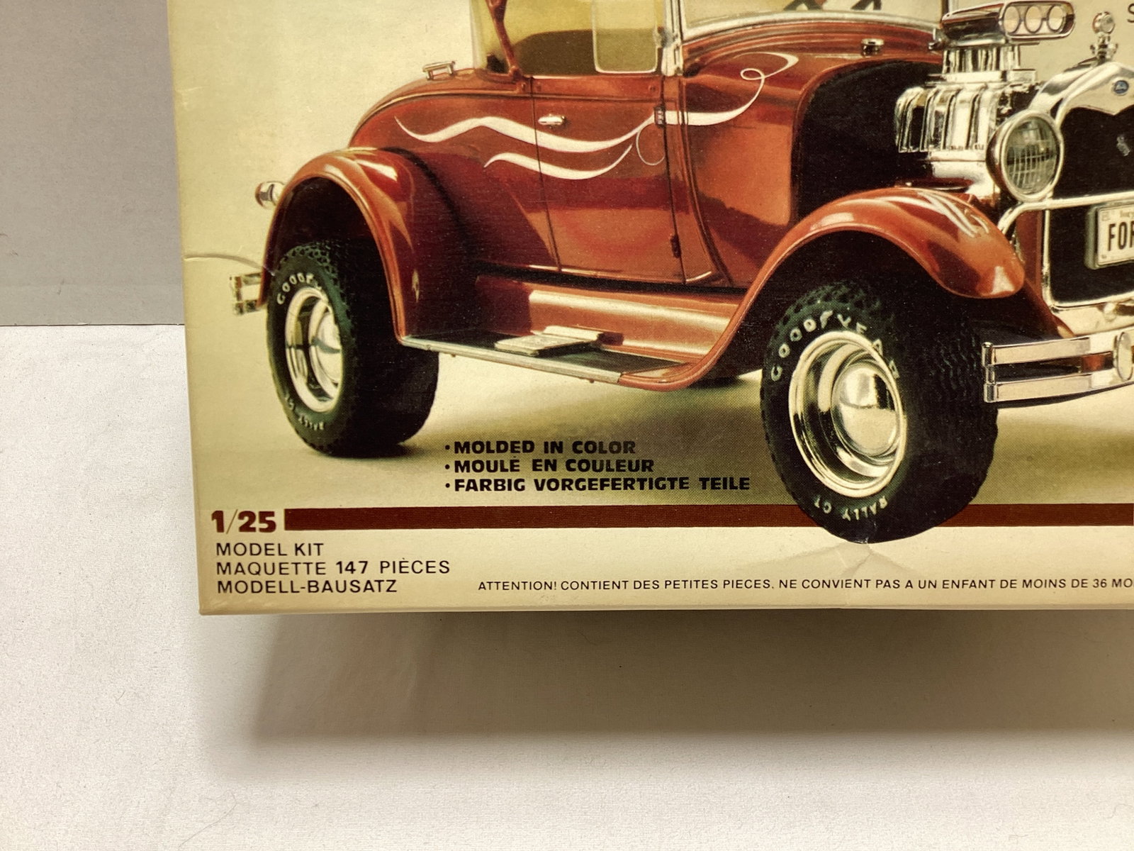 AMT ERTL 1929 Ford Model A 1:25 Scale Model Kit - 2