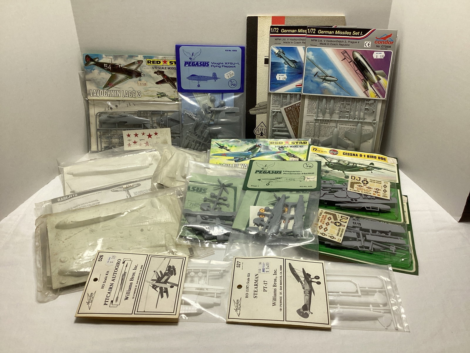 Model Kits: .
