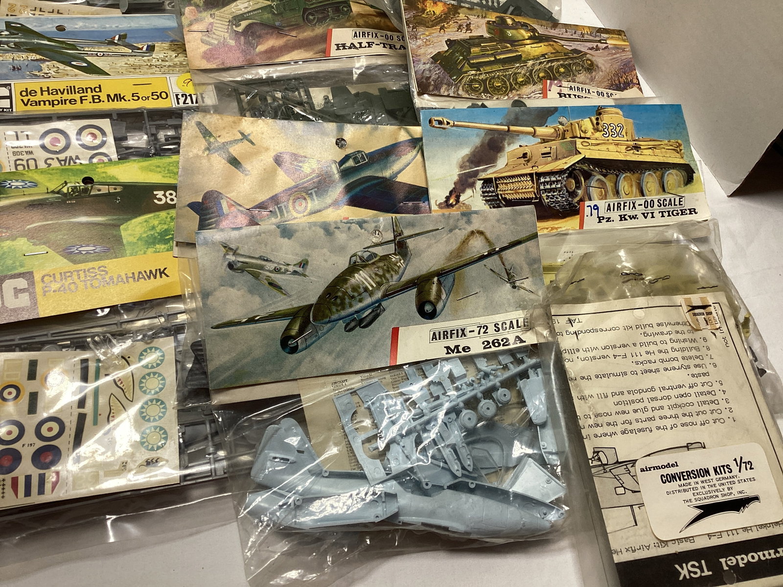 Military Model Kits - 4