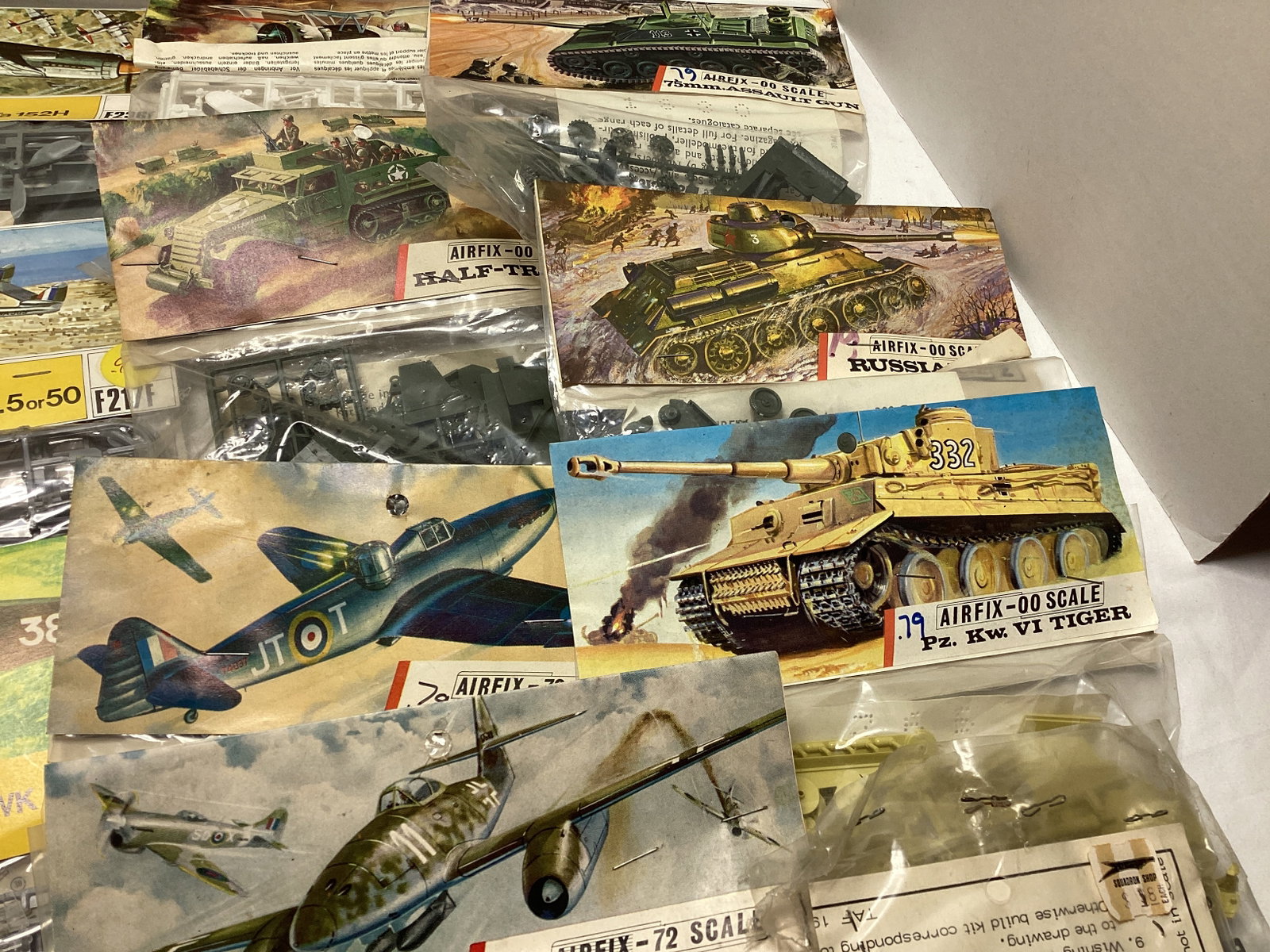 Military Model Kits - 5