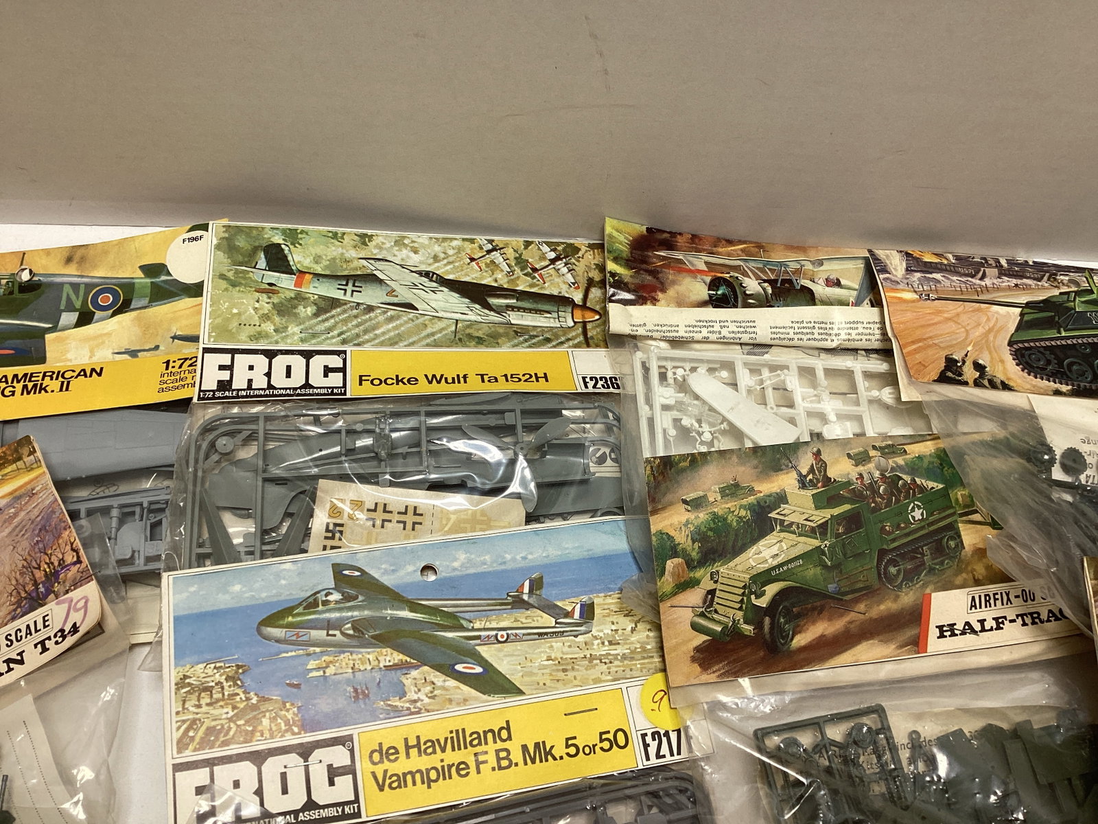 Military Model Kits - 7