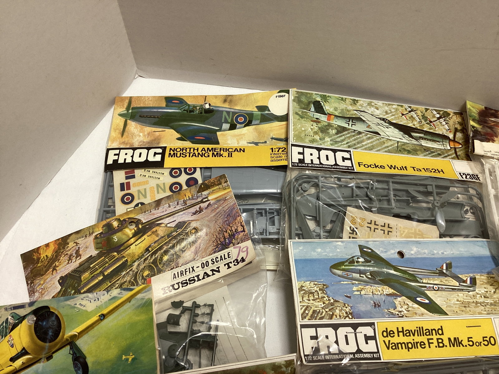 Military Model Kits - 8