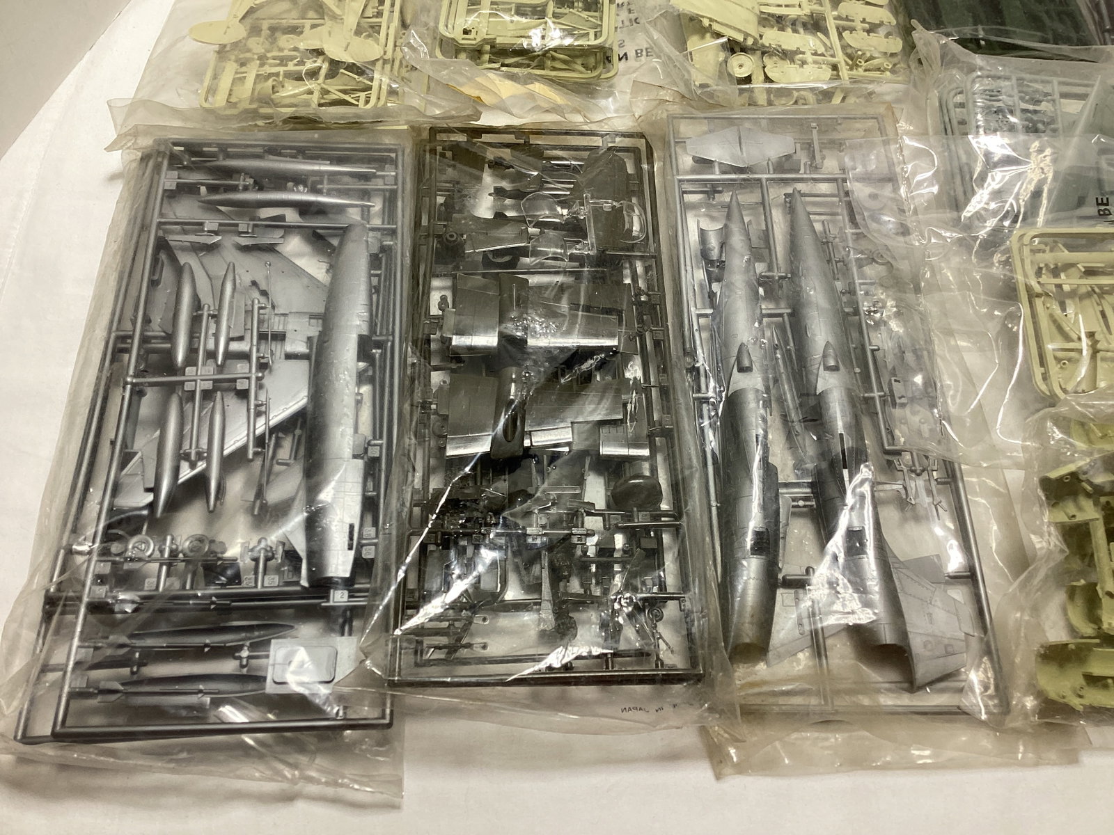 Military Model Kits - 4