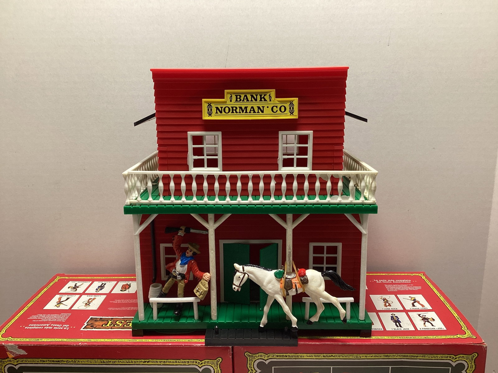 Comansi West Bank and Saloon Playsets - 3