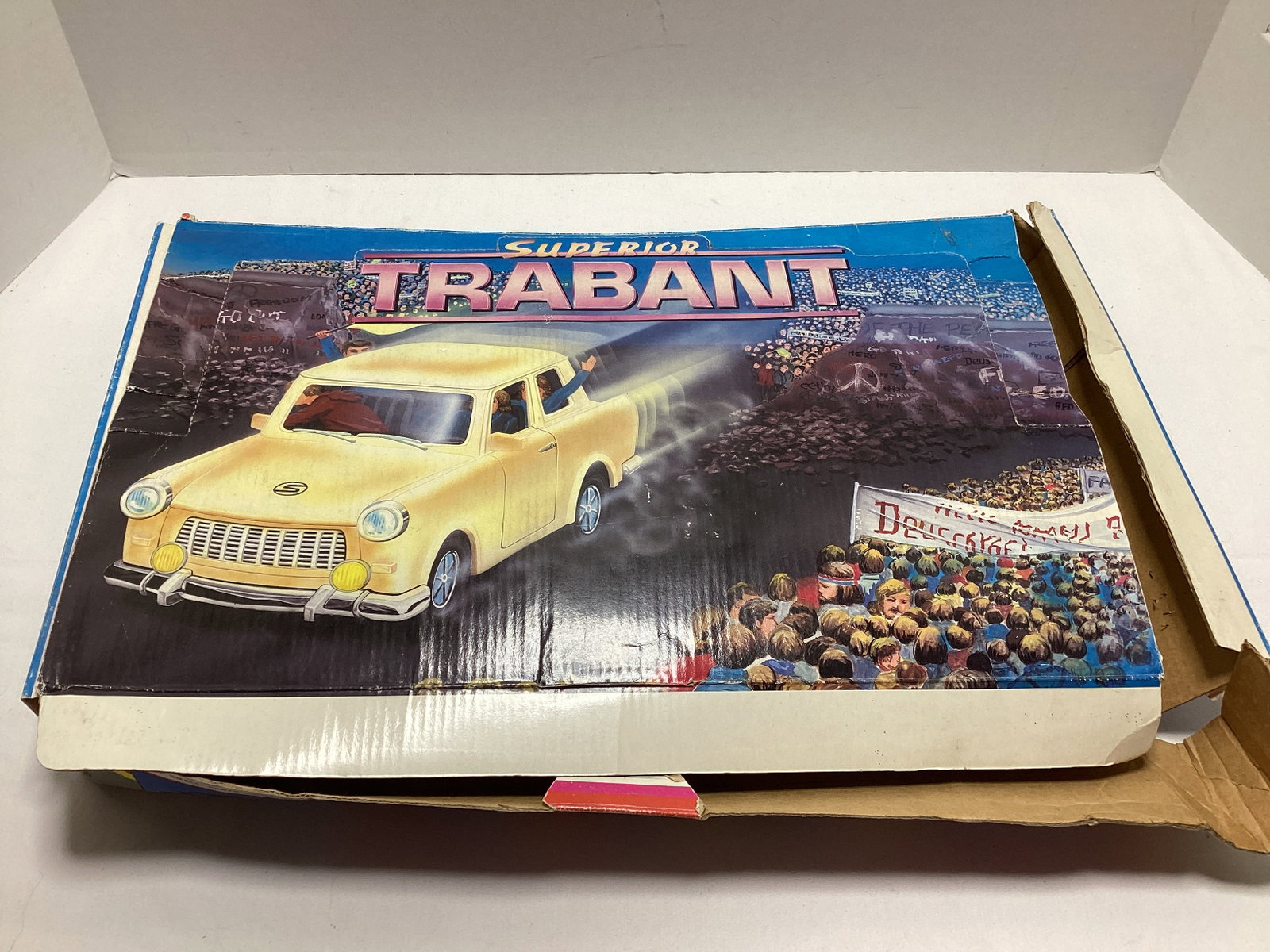 Superior Trabant Pull Back Model Cars: .