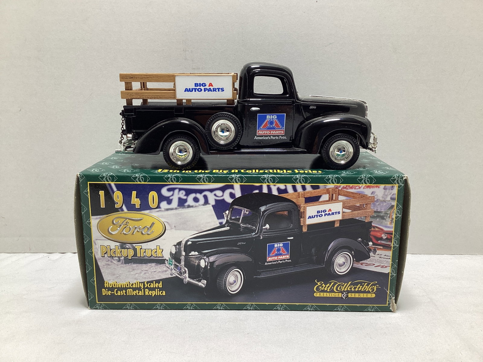ERTL 1040 Ford Pickup Truck Diecast (1 of 5)