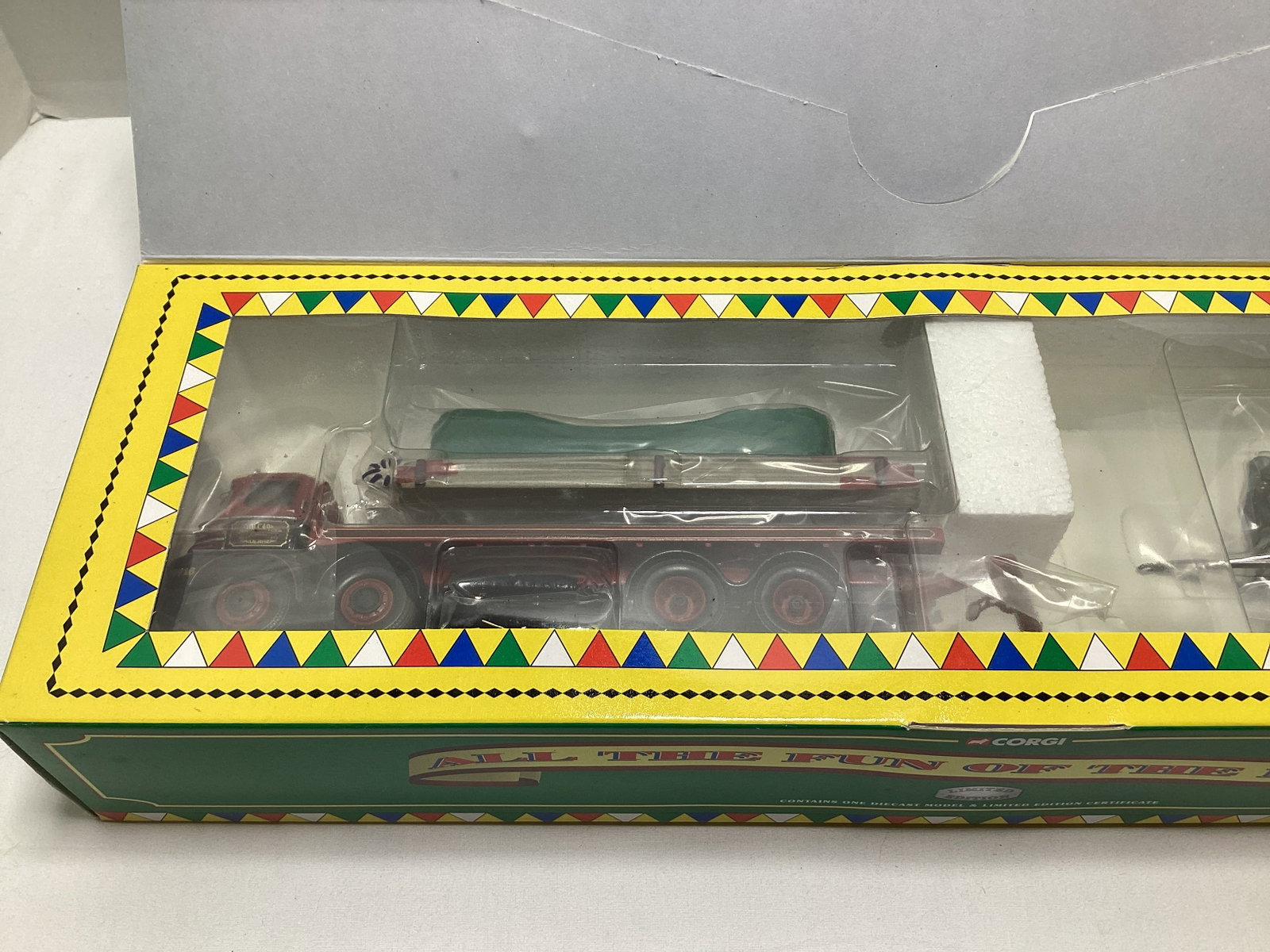 Corgi Carters Fairfground 2002 Attractions Foden S21 Steam Yacht and Trailer - 2