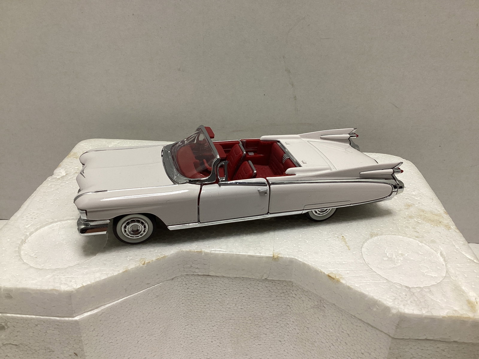 Franklin Mint 1959 Cadillac Eldorado Convertible 1:43 Scale Diecast - 2