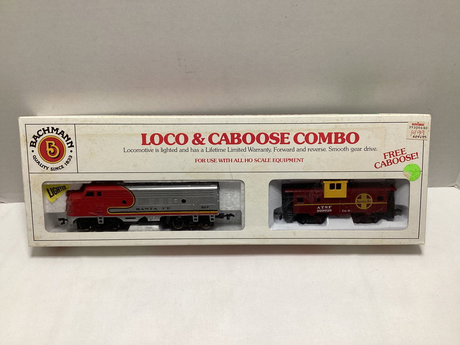 Bachmann HO Scale Locomotive and Caboose: Santa Fe, untested