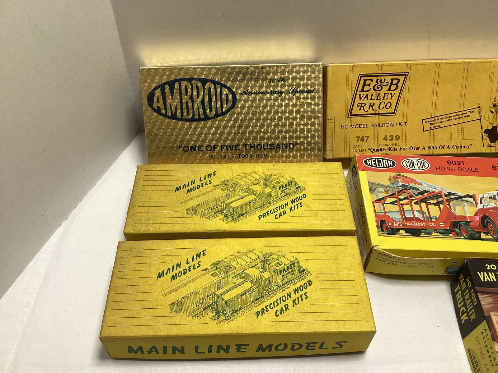 HO Scale Model Trains and Vehicles - 4