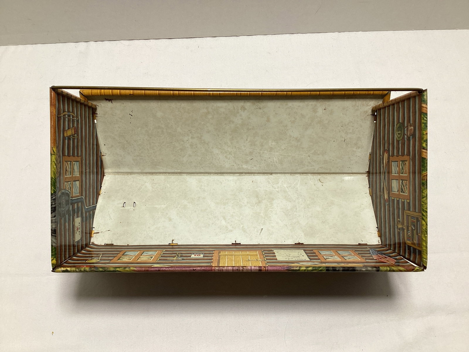 Marx Tin Litho Log Cabin - 4