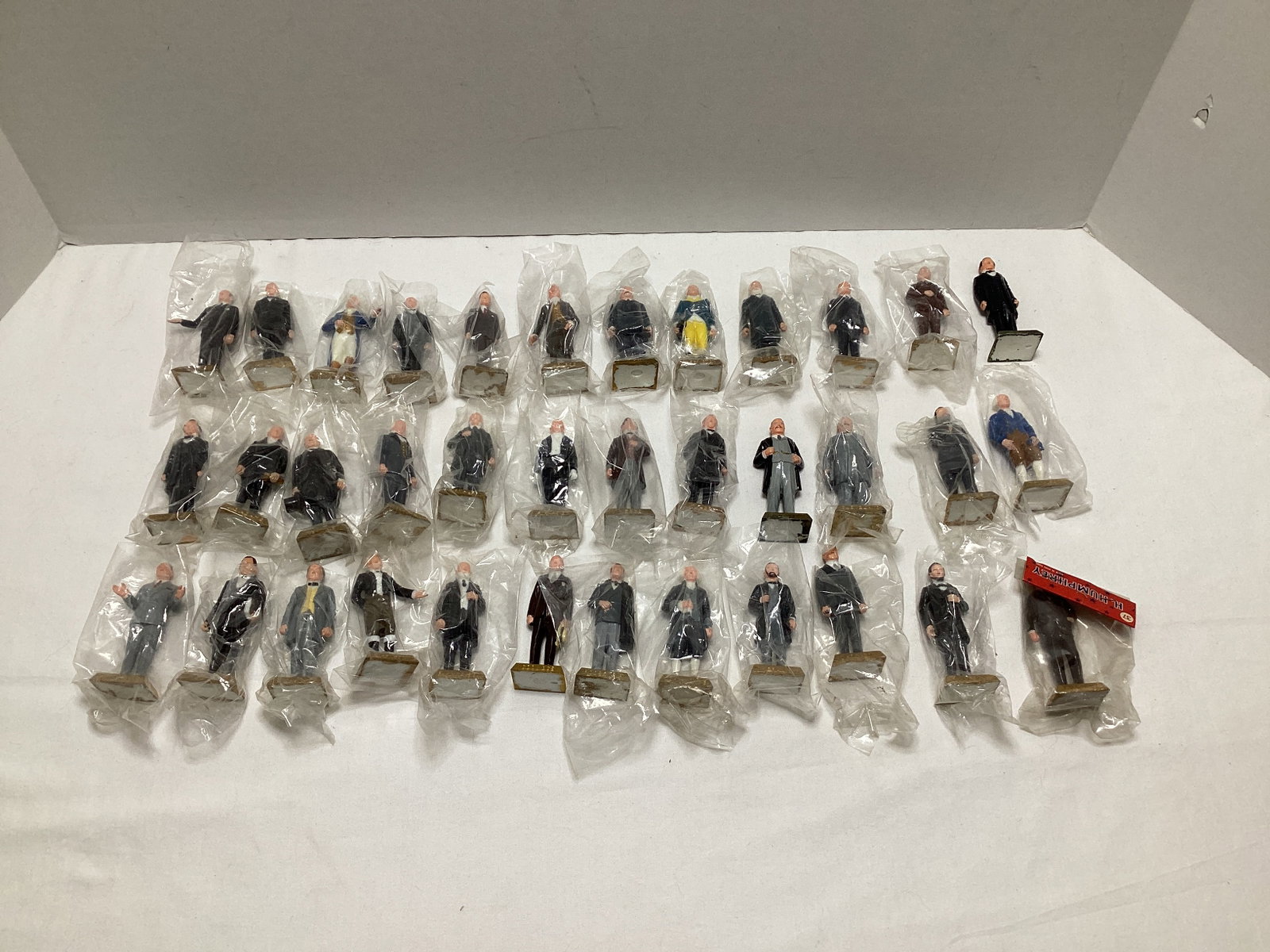 36 Marx Presidents Figures: .