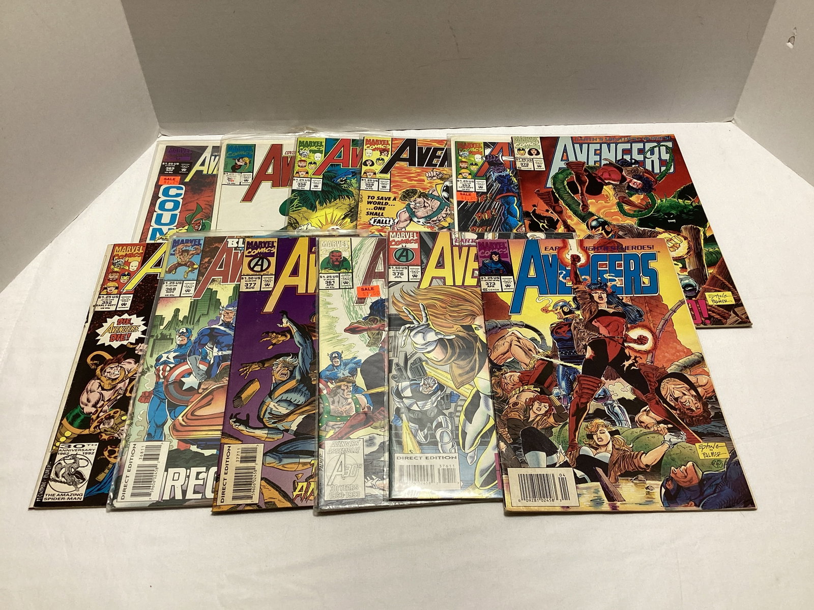 12 Avengers Marvel Comic Books (1 of 5)