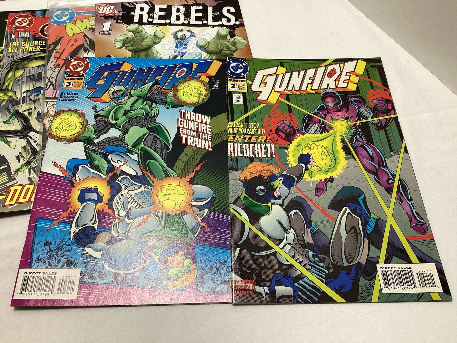 10 DC Comic Books - 2