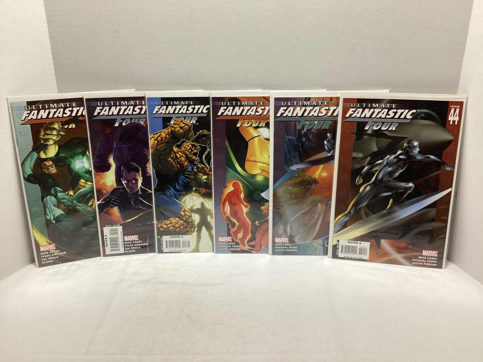 Six Ultimate Fantastic Four Marvel Comic Books: .