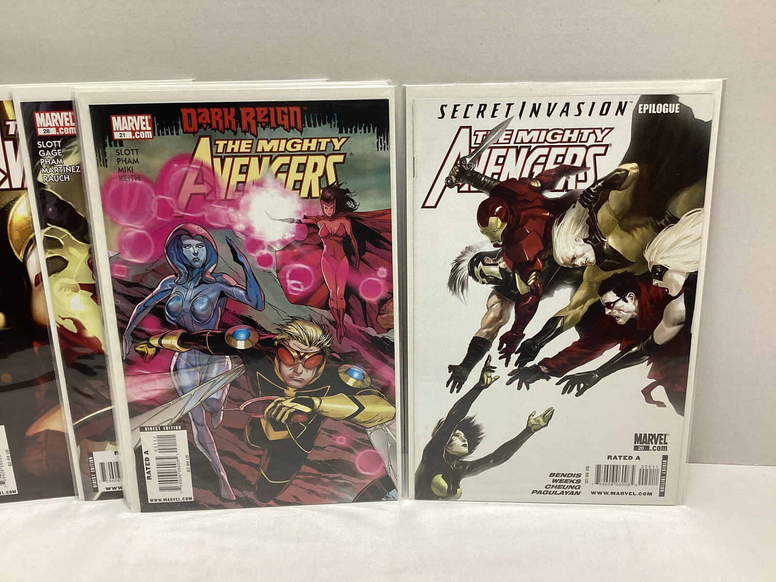 Seven Mighty Avengers Marvel Comic Books - 2
