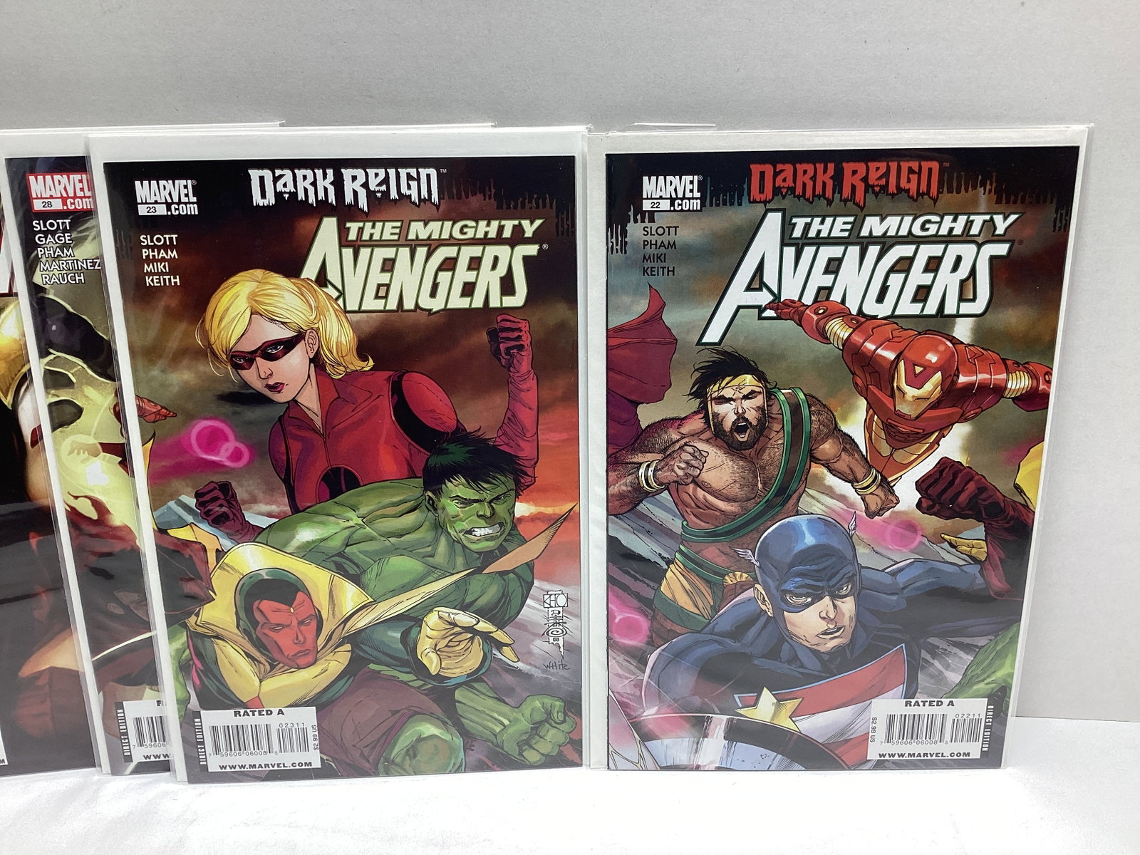 Seven Mighty Avengers Marvel Comic Books - 3