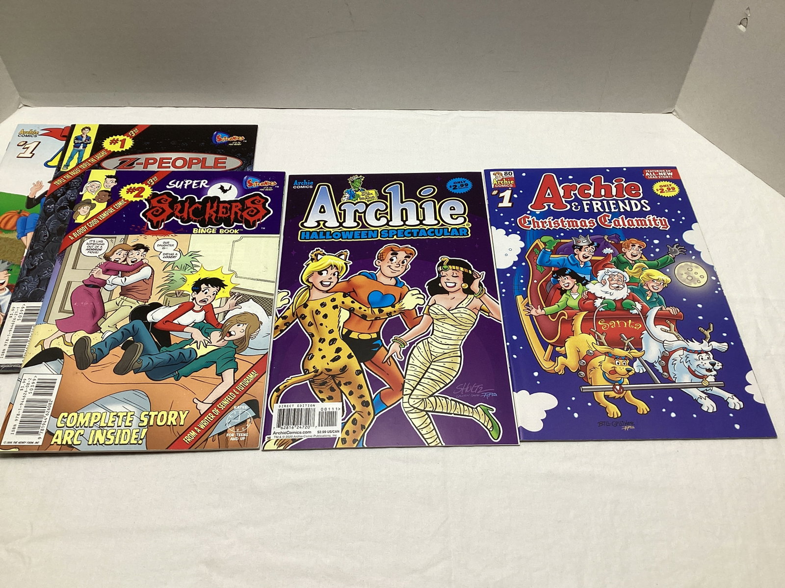 Eight Archie Comic Books - 3