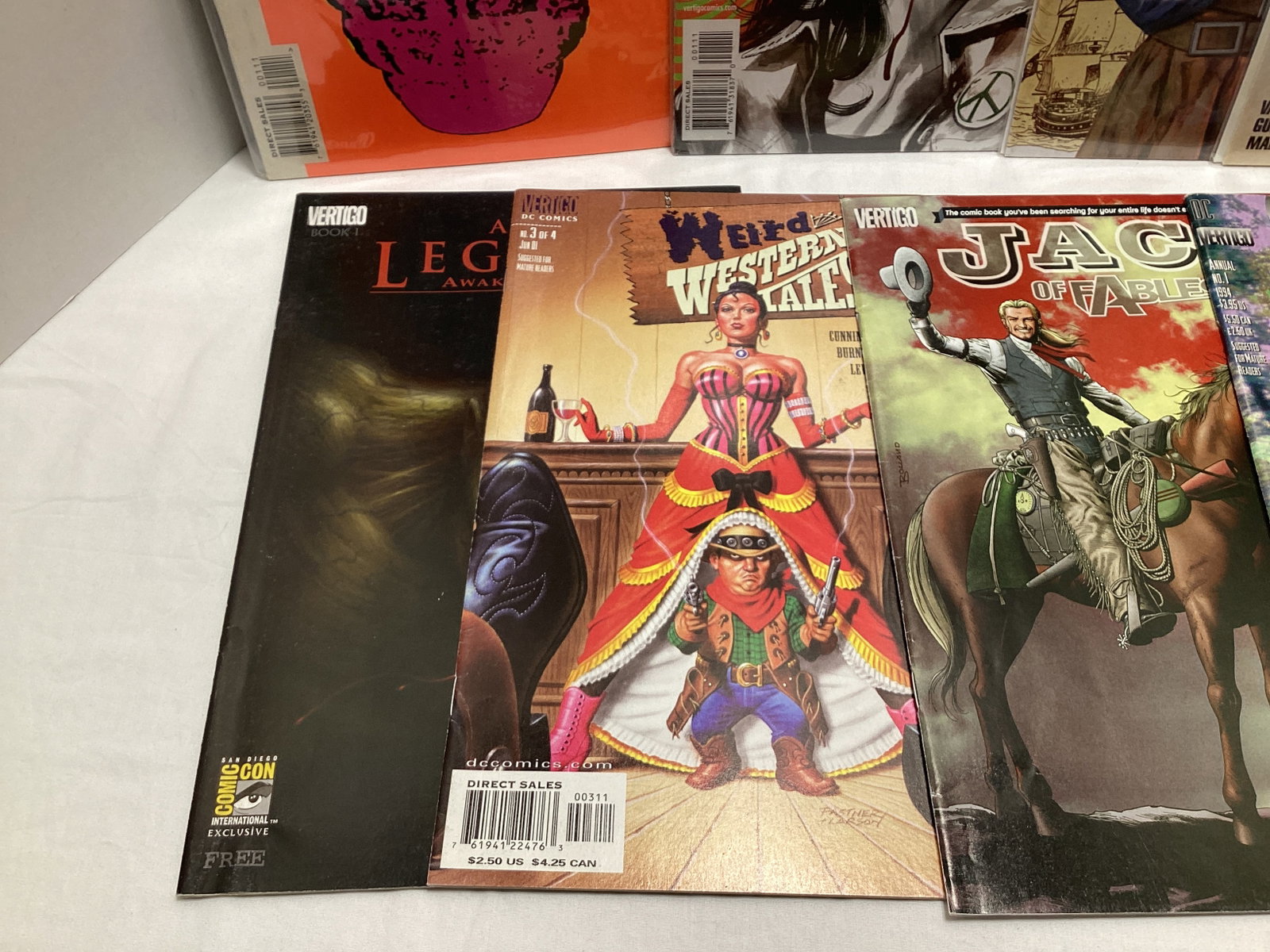 Eight Vertigo Comic Books - 4