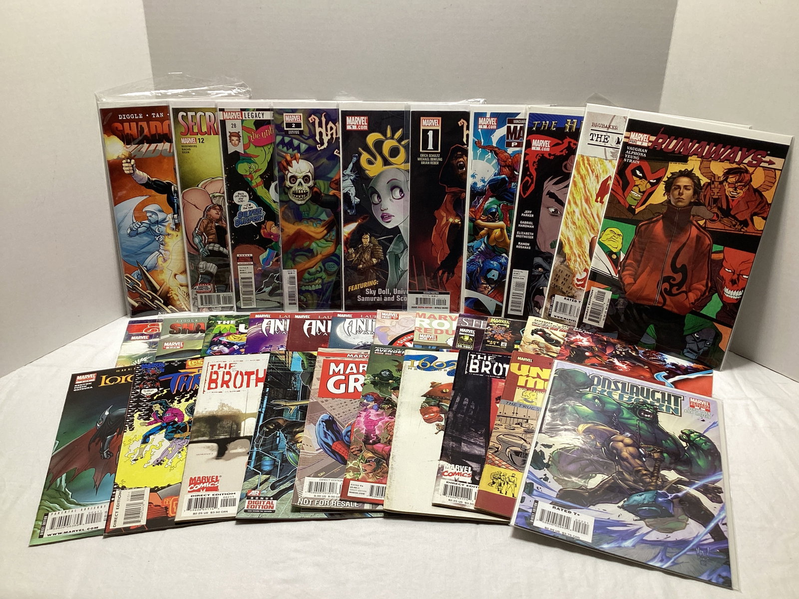 32 Marvel Comic Books (1 of 7)