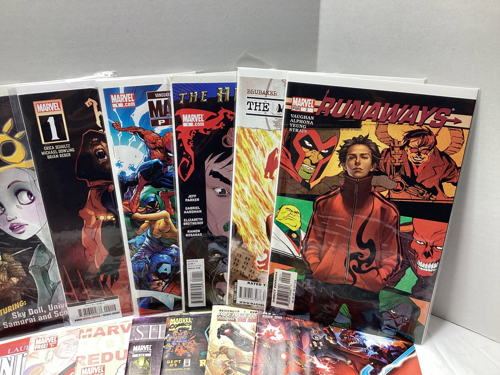 32 Marvel Comic Books - 2