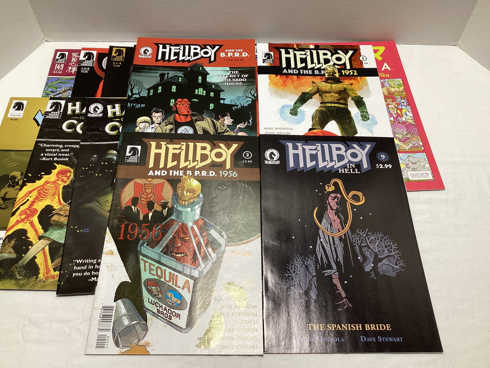 17 Dark Horse Comic Books - 2