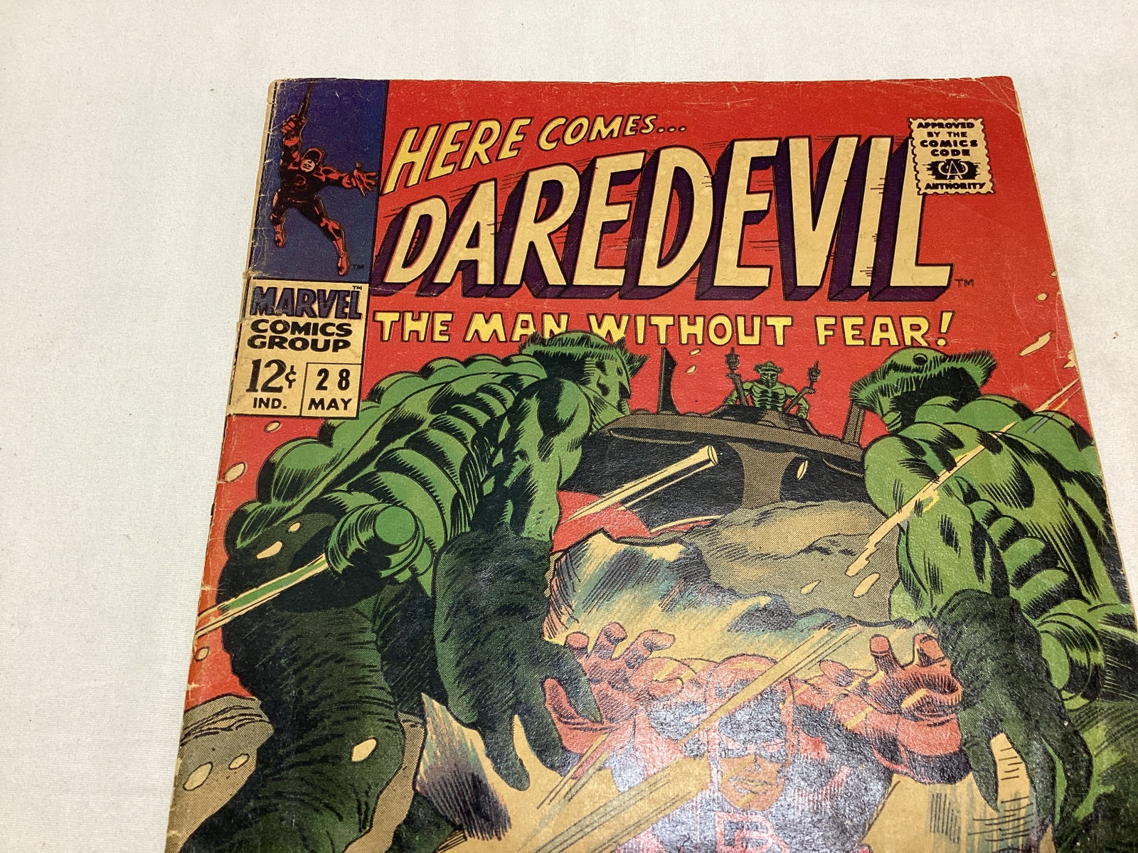 Daredevil 28 Marvel Comic Book - 2