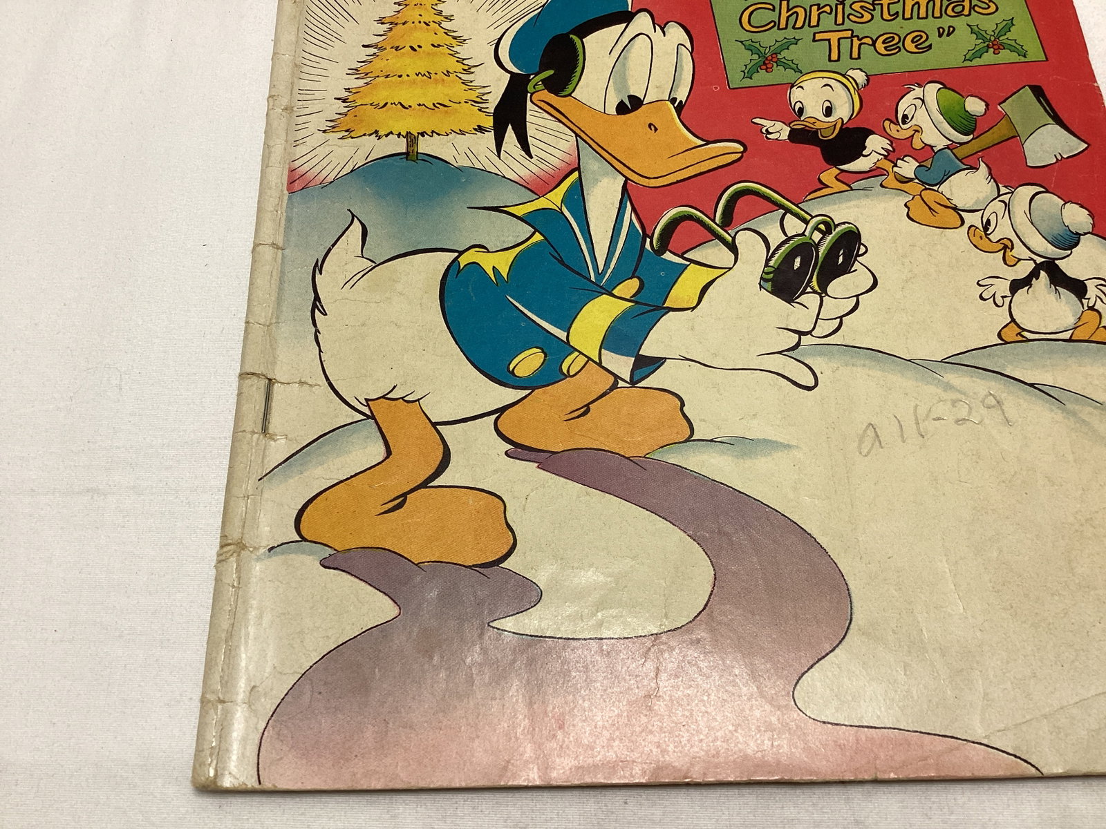 Dell Four Color 203 Walt Disney's Donald Duck Comic Book - 4