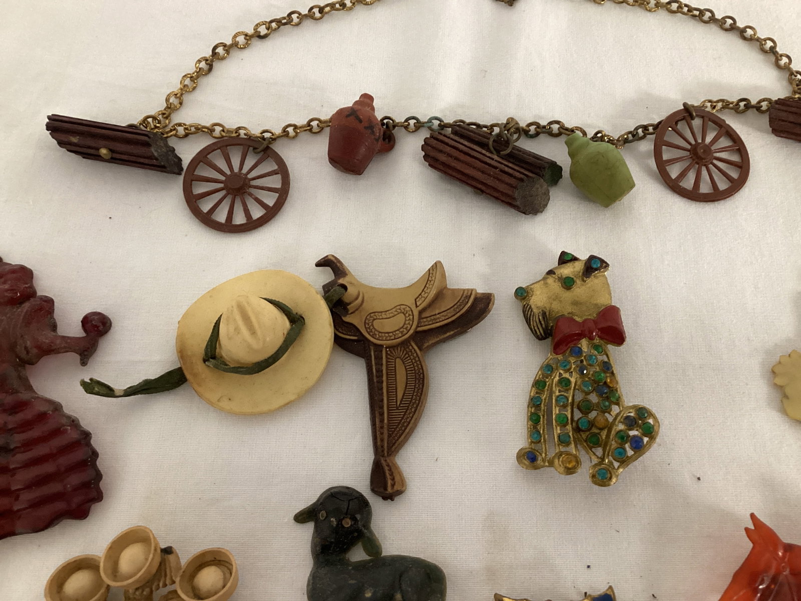 Vintage Plastic Pins and Necklace - 6