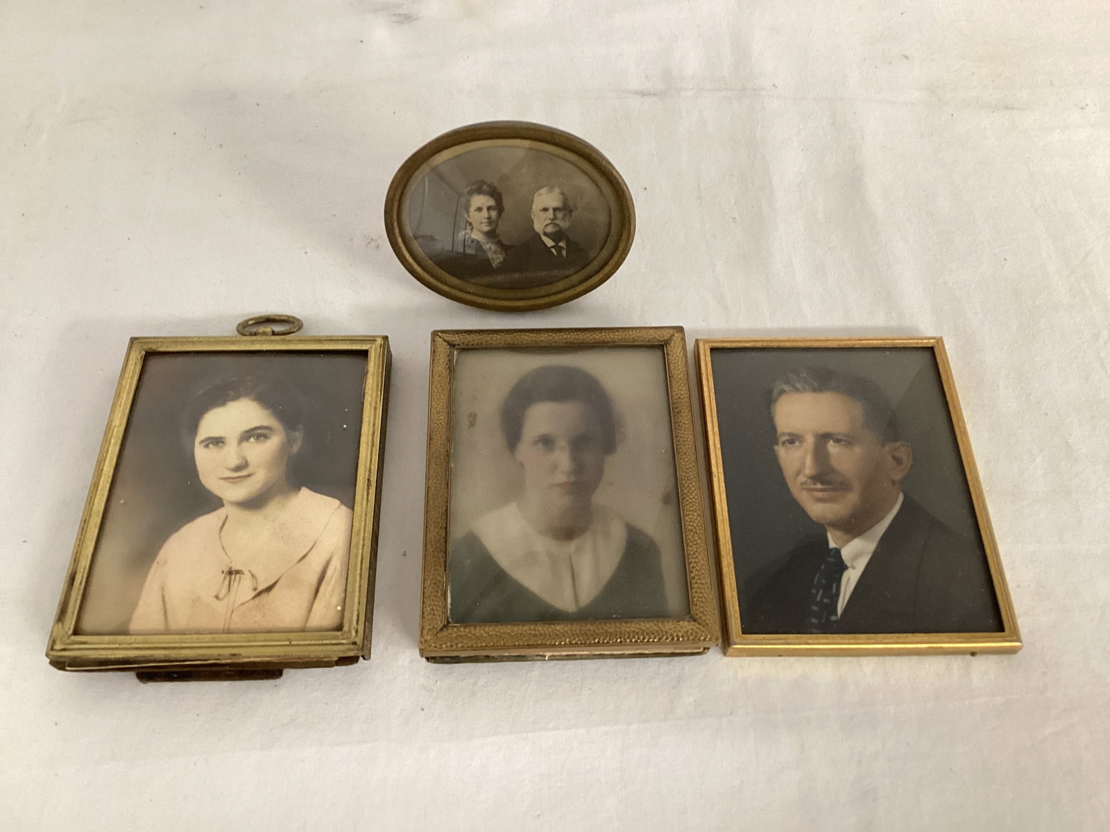 Photos in Small Frames with Bubble Glass: .