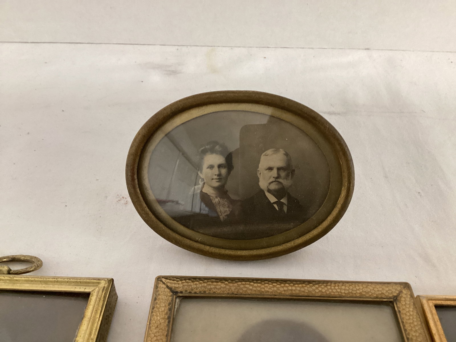 Photos in Small Frames with Bubble Glass - 5