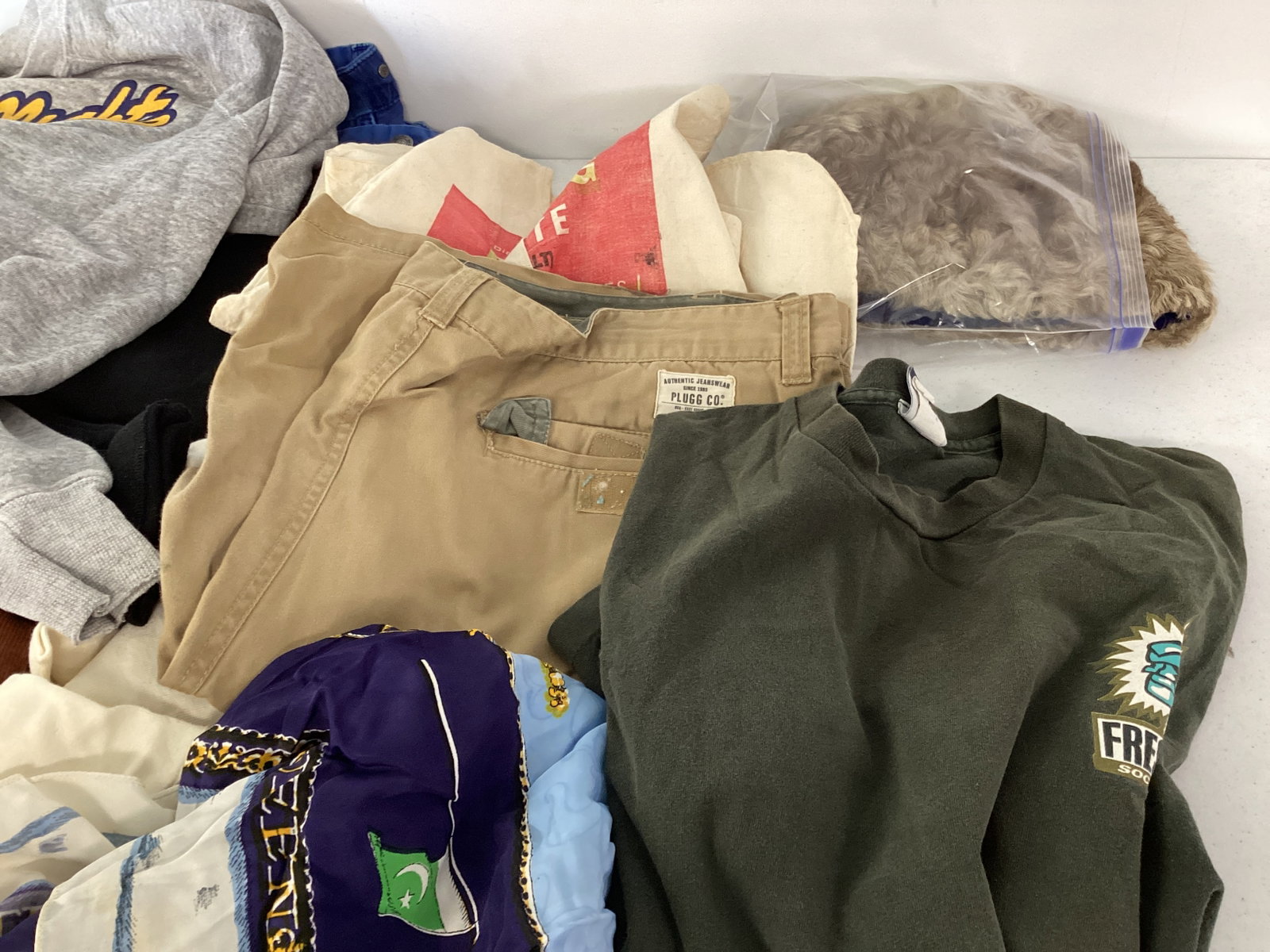 Women's and Men's Clothing - 7