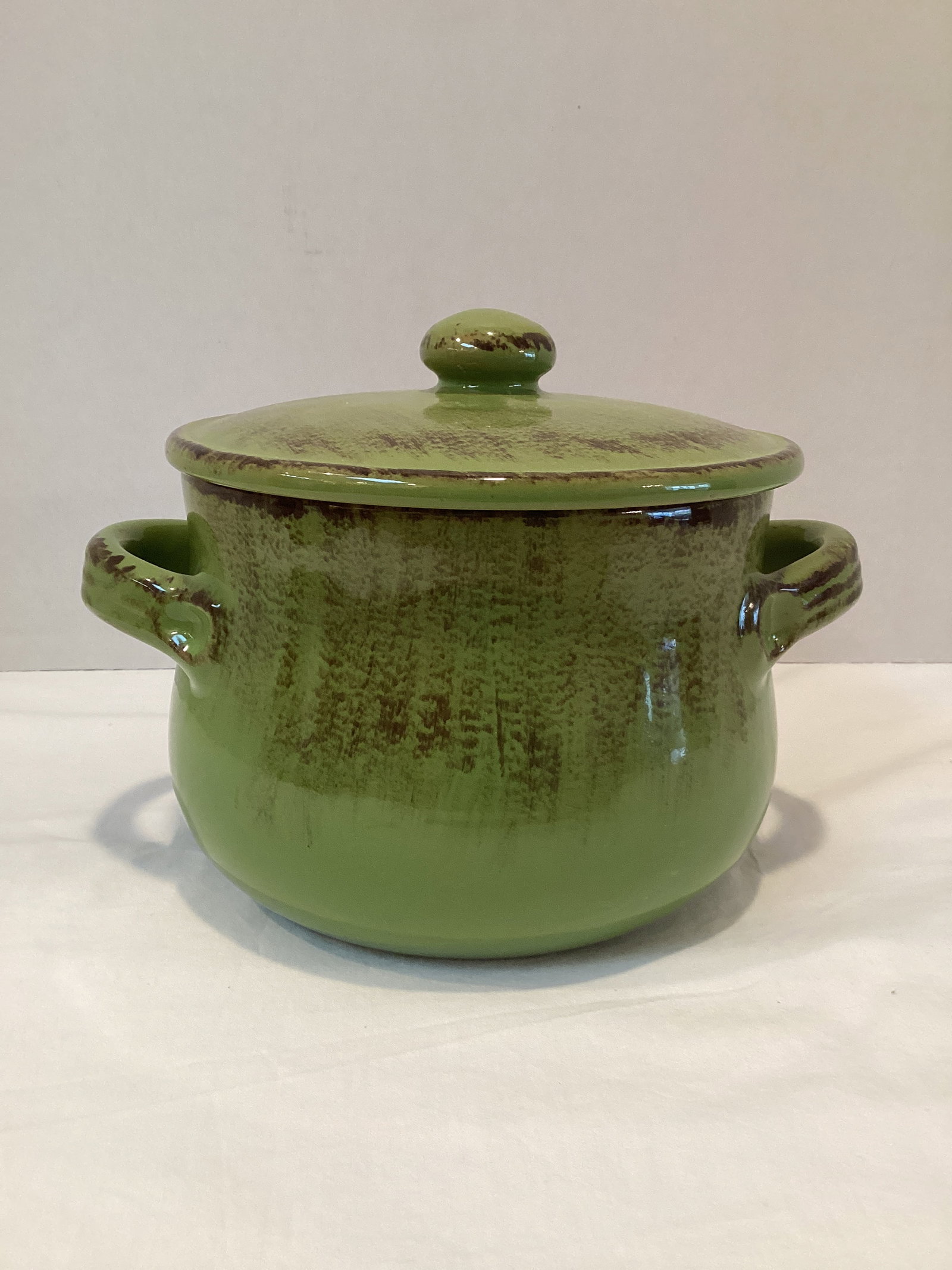 De Silva Italian Terra Cotta Handled Pot: 6" h