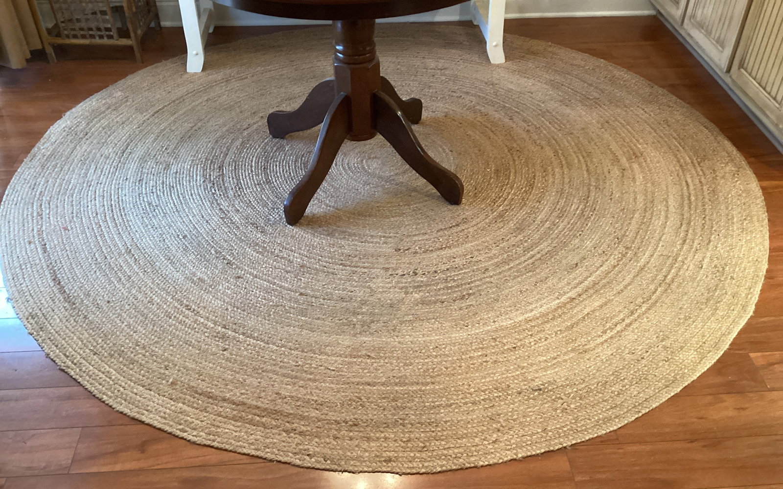 Round Jute Rug: 99" diameter, shipping unavailable for this lot