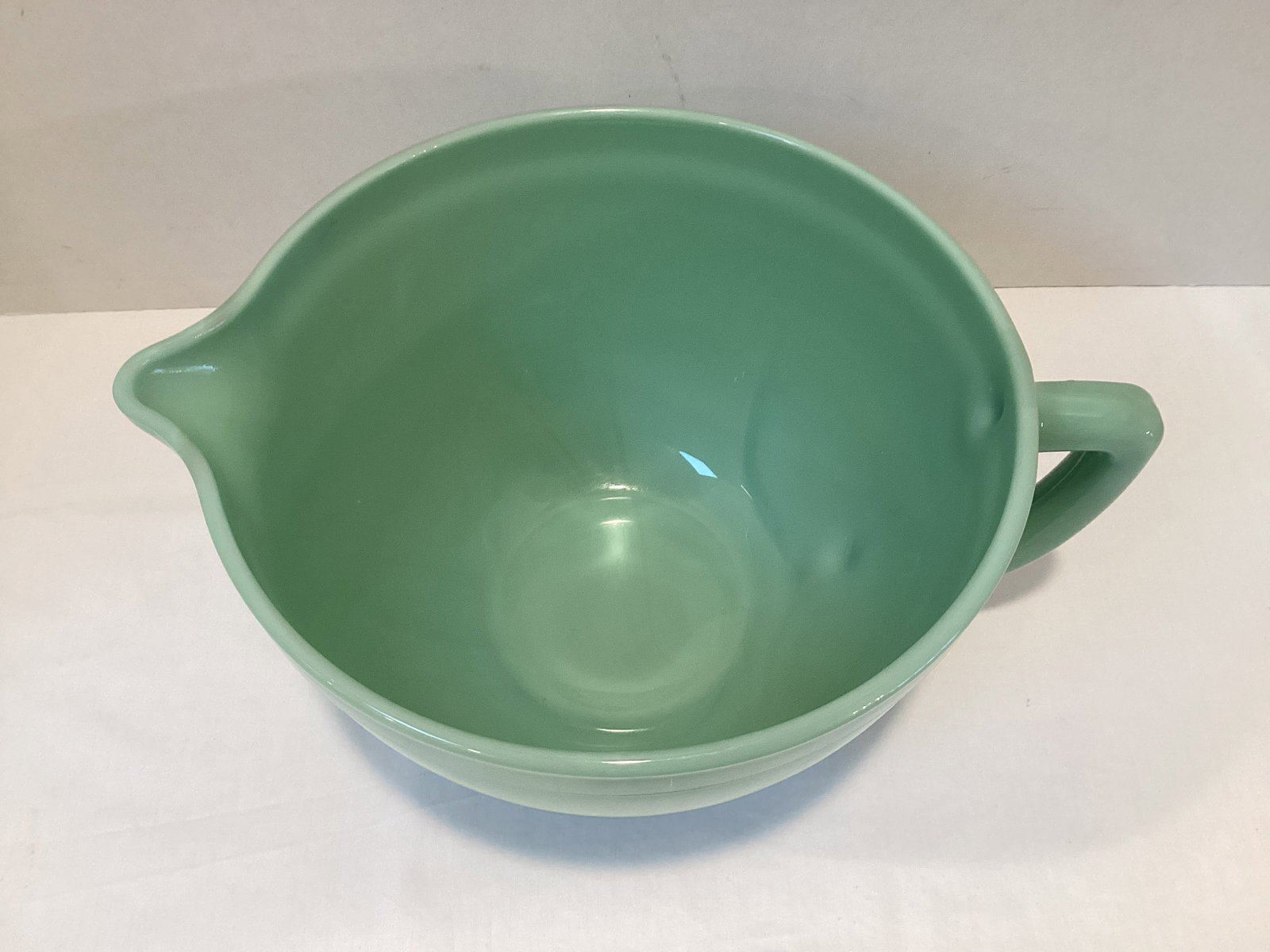 Jadeite Anchor Hocking Fire King 2.5 Quart Batter Bowl - 2
