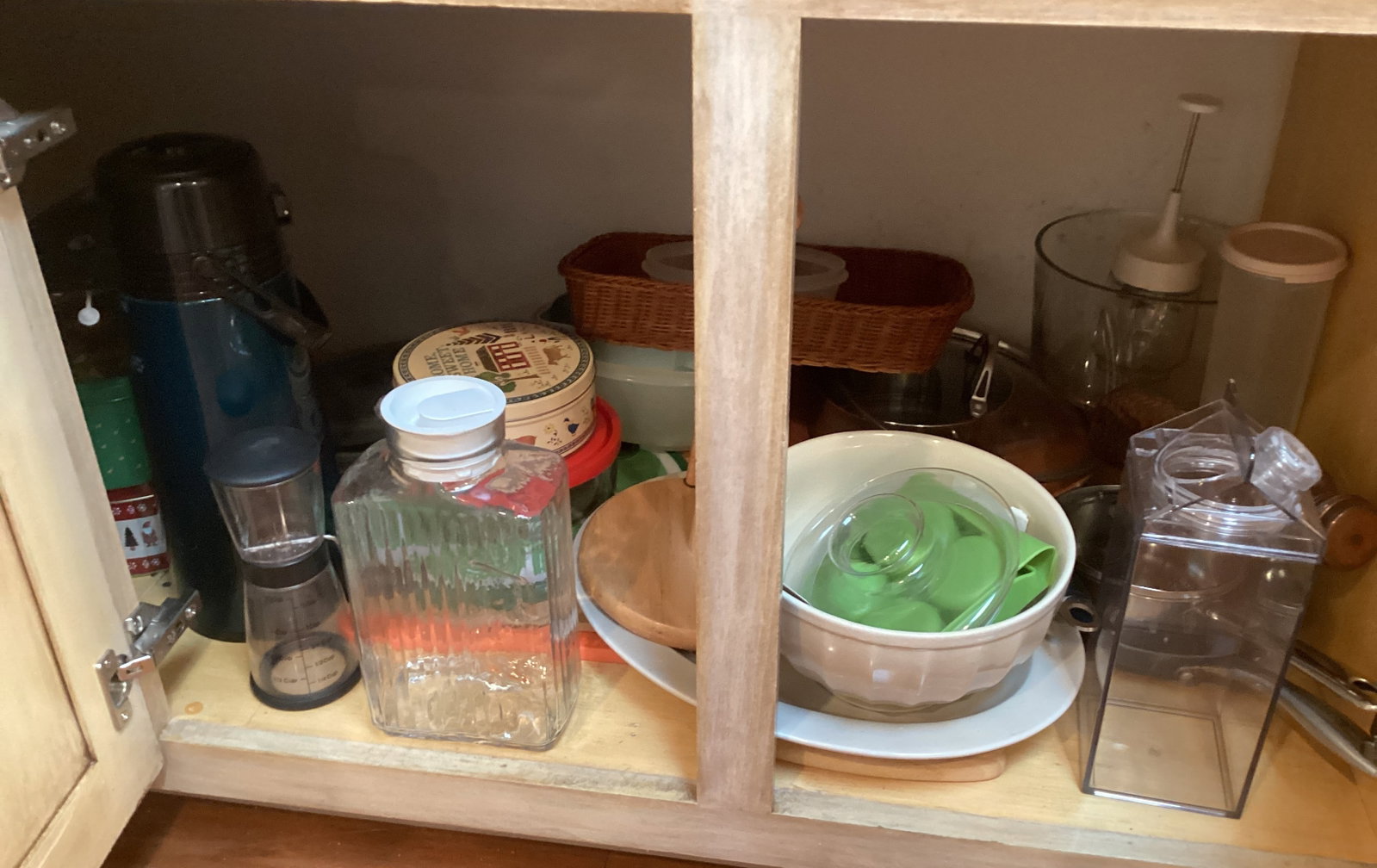 Kitchen Cabinet Contents: must take all, bring boxes, shipping unavailable for this lot