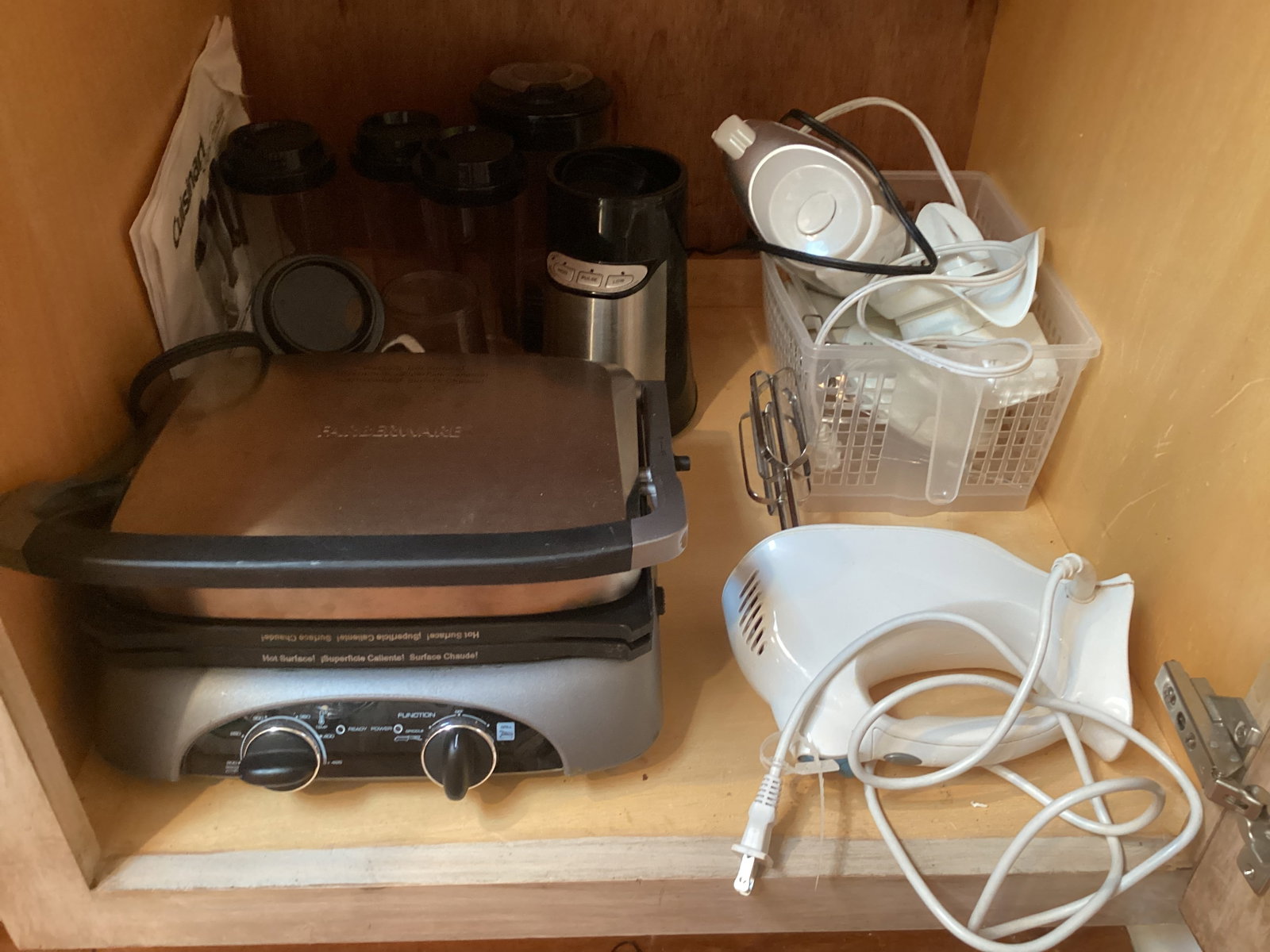 Kitchen Appliances - Panini Press, Smoothie Maker, and More: all work, must take all, bring boxes, shipping unavailable for this lot