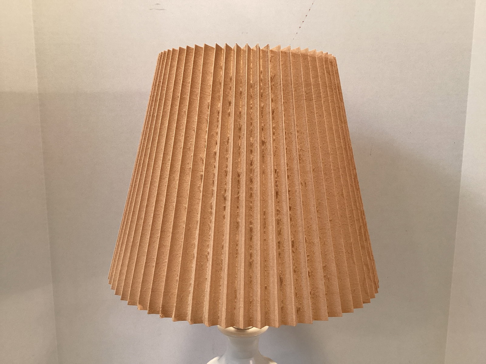 White Metal Table Lamp - 3