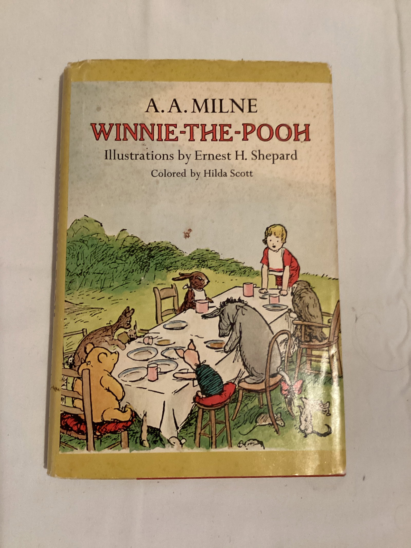 Winnie the Pooh Colorized First Edition 1974 Book: .
