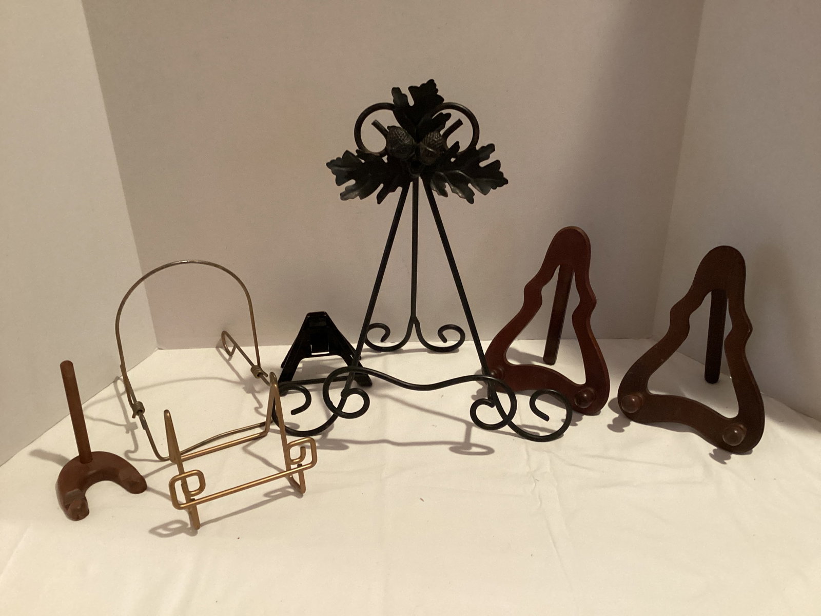 Plate Stands: .