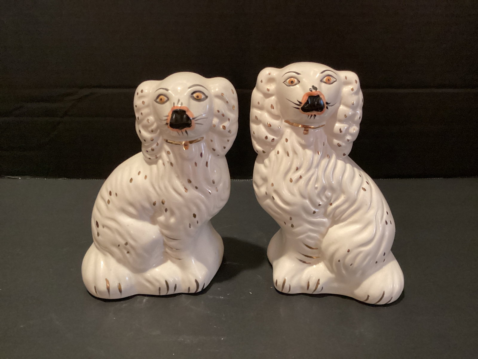 Pair of Vintage Ceramic Dogs: 7" h